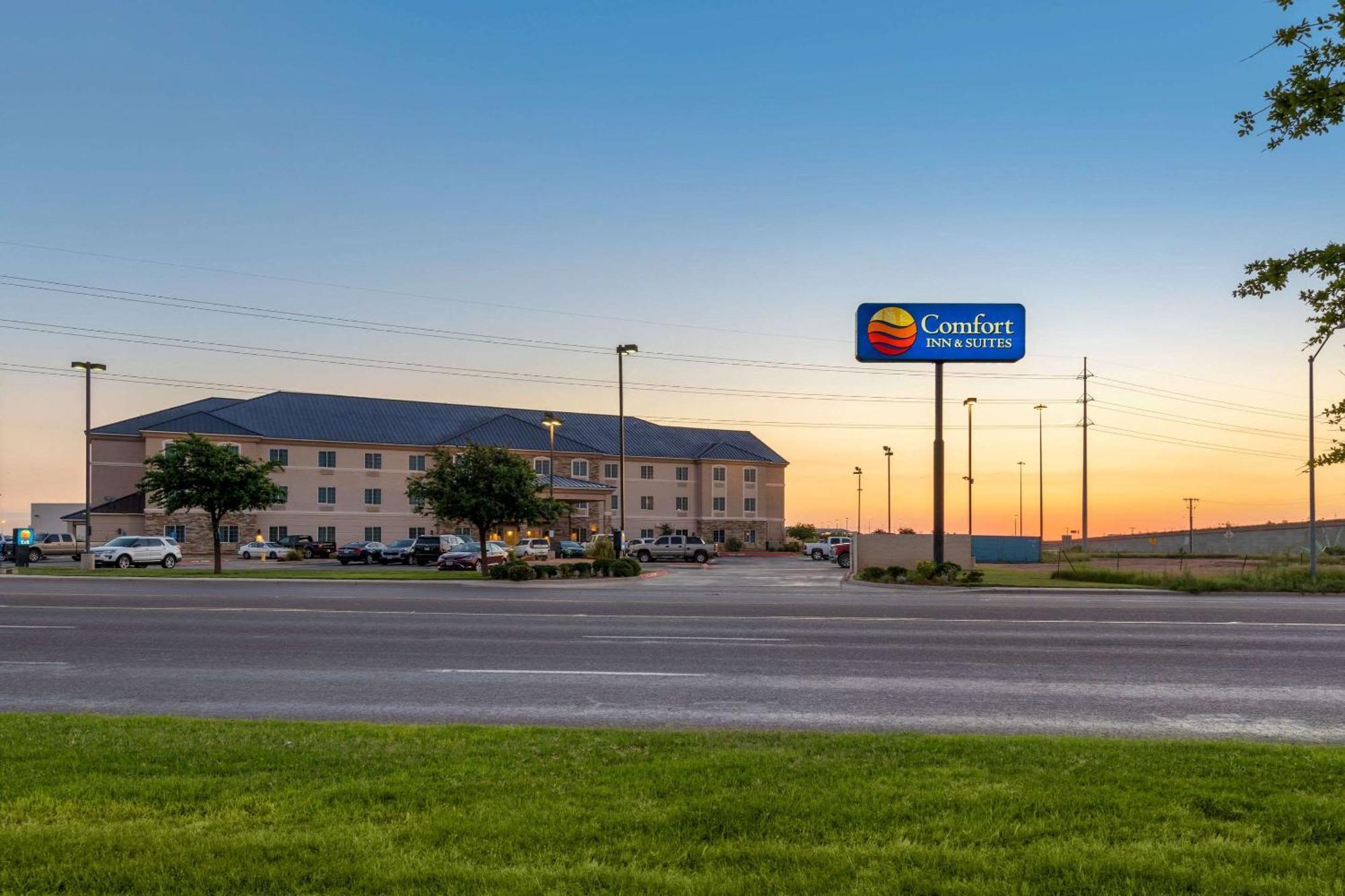 Comfort Inn & Suites, Odessa I-20 Eksteriør billede